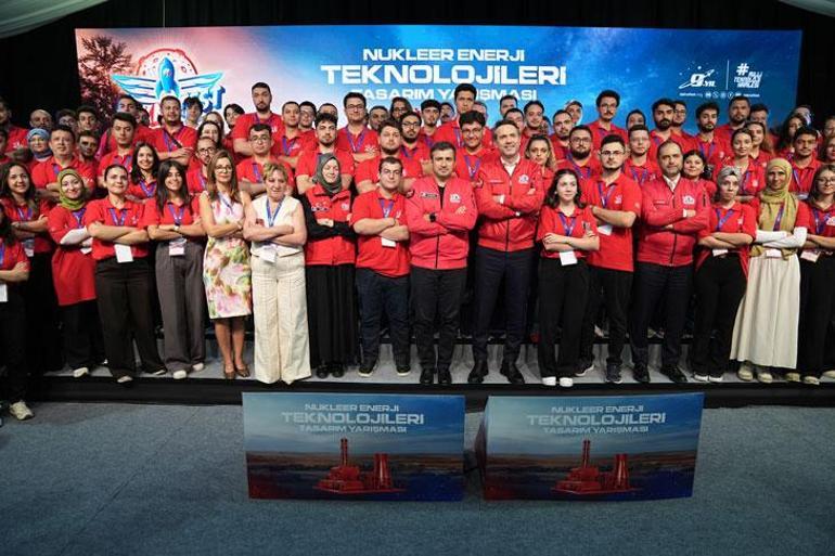 Selçuk Bayraktardan heyecanlandıran nükleer enerji açıklaması: Birkaç sene içinde SMRleri yapabileceğimize inanıyorum