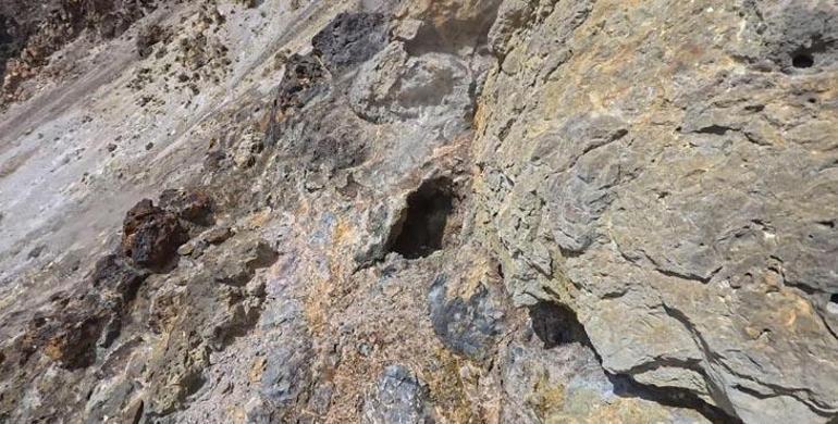 Tendürek Dağının kraterine inildi, görüntüler paylaşıldı: Dehşet verici bir manzara