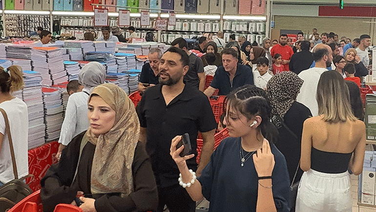 Okul alışverişinde yeni hesap 22 parçalık kırtasiye seti 1.900 TL satıldı: Veliler sabah erken saatlerde akın etti