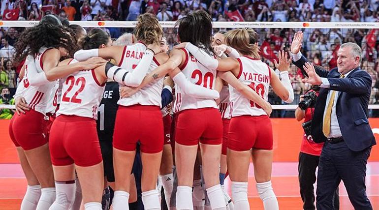 Atatürkün kızları Avrupa Şampiyonu Filenin Sultanları bir kez daha tarih yazdı