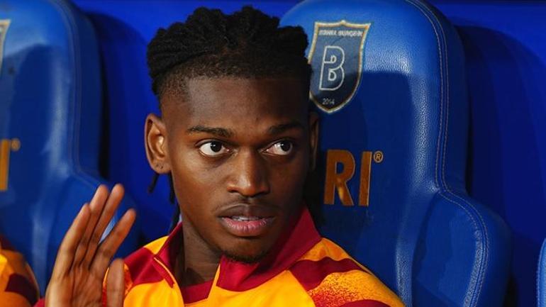 Galatasarayda Leao yıllar sonra Sporting karşısında Taraftarlar tesisi basmıştı
