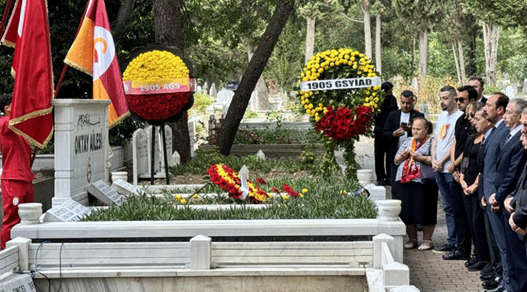 Metin Oktay, vefatının 35. yıl dönümünde kabri başında anıldı