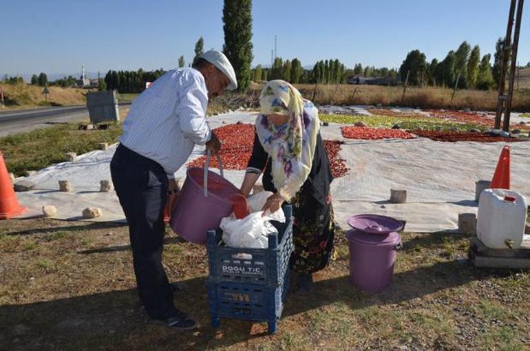 Muş’ta 11 yıllık gelenek Güneşte kurutuyor, Almanya ve Fransa’ya kadar gönderiyorlar
