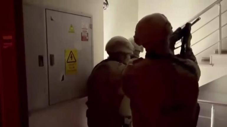 Bayrampaşa'da 7 kilo altın ve 35 bin avroluk gasp! Paralarla çektirdikleri fotoğraflar ortaya çıktı