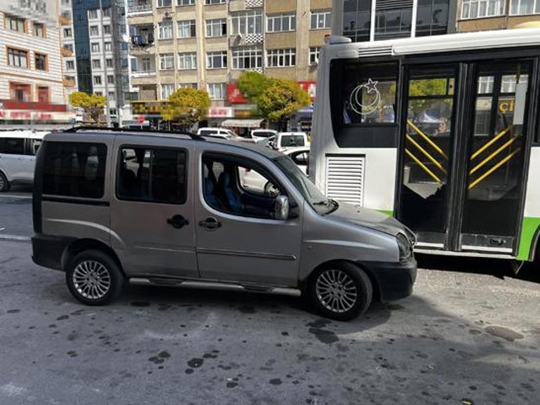 Kayseri'de akrabasını bıçaklayıp kaçmak istedi! Özel halk otobüsüne çarptı