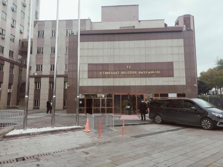 Etimesgut Belediyesine operasyon: Çok sayıda kişi gözaltına alındı