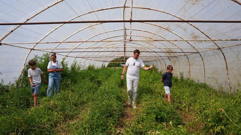 Keçi yetiştiriciliğiyle başladılar Şu an 100 dönüm arazide türlü çeşit tarım yapıyorlar