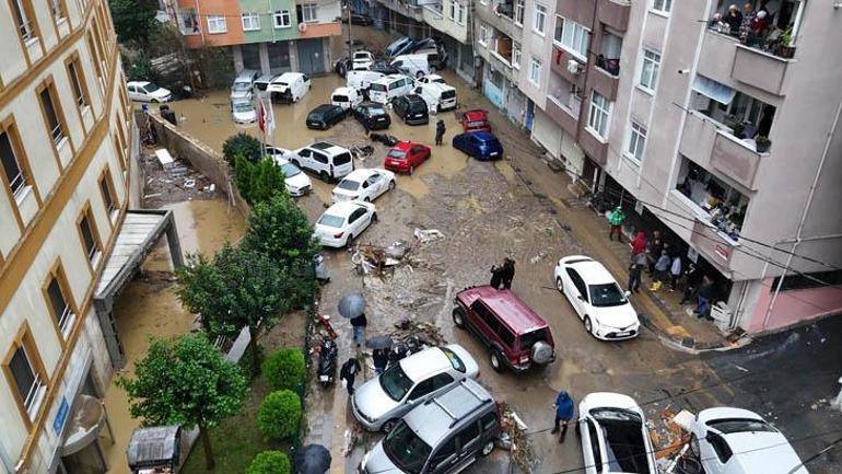 Savaş alanı gibi Selin vurduğu İstanbulda hasar, gün ağarınca ortaya çıktı