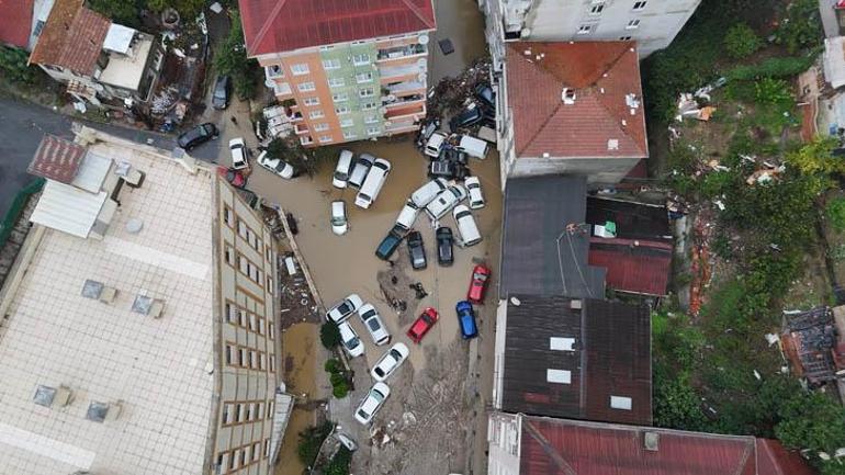 Savaş alanı gibi Selin vurduğu İstanbulda hasar, gün ağarınca ortaya çıktı