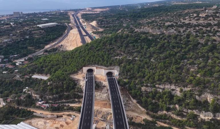Bakan Uraloğlu tarihi açıkladı: İlk geçiş Pazartesi 2,5 saatlik yol 18 dakikaya düşüyor