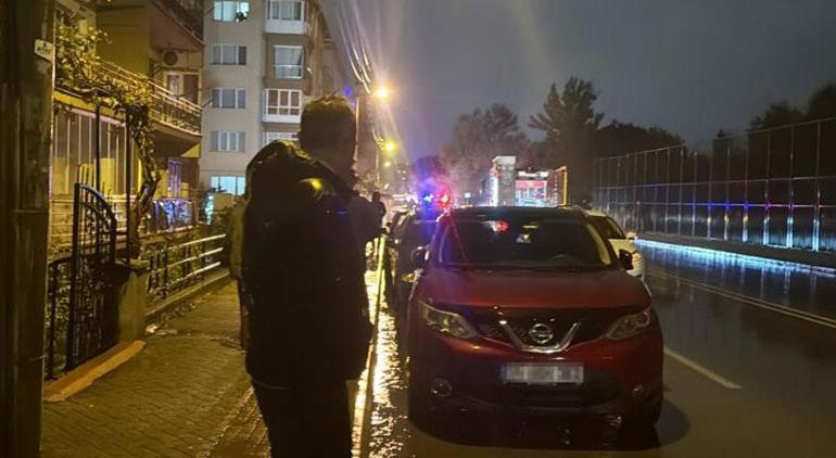 Şaşkına çeviren rahatlık Alkollü sürücü, yanan arabasını sigara içerek izledi