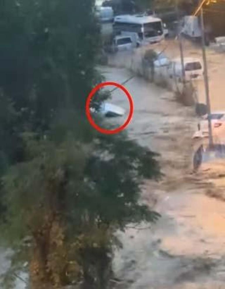 Sarıyer’de sel dehşeti Yeni görüntüleri ortaya çıktı: İçinde adam var
