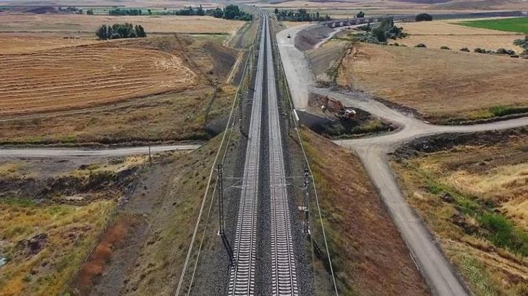 Bakan Uraloğlu duyurdu: Hızlı tren müjdesi Ankara-Kayseri arası kısalıyor