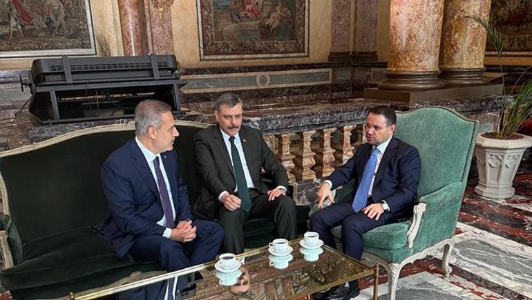 Bakanlar Hakan Fidan, Akın Gürlek ve Mustafa Çiftçi Brüksel’de kahve molasında buluştu