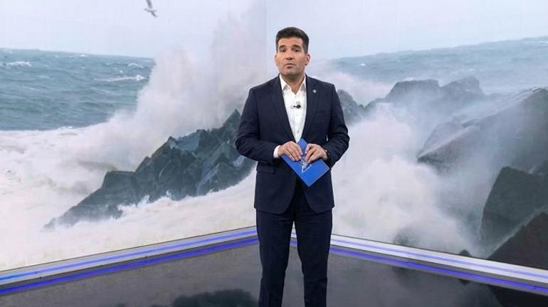Canlı yayında dehşet anları! Her şey bir anda oldu: Dev dalga muhabiri yuttu