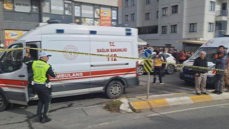 Son dakika.. Pendik'te hafriyat kamyonu eczaneye daldı! Yaralılar var