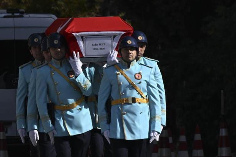 Eski Devlet Bakanı Saffet Sert için Mecliste cenaze töreni düzenlendi