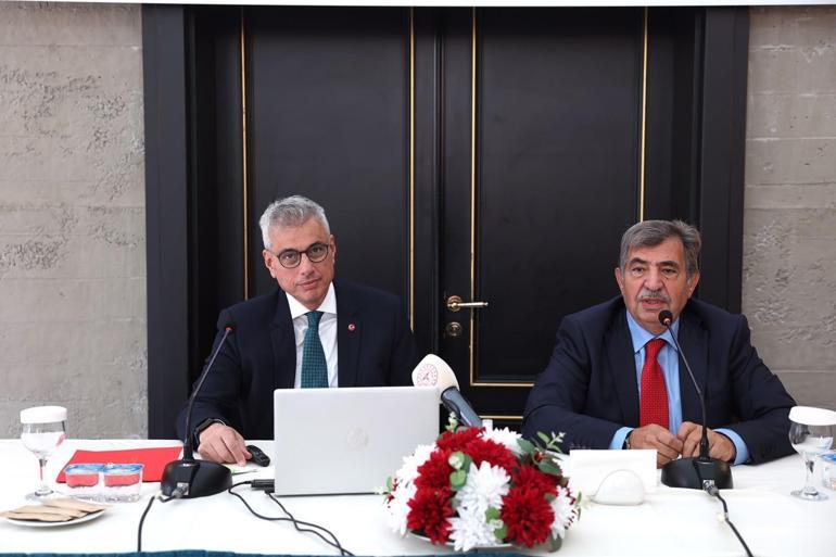 Türkiye’de 13-17 yaş arasındaki gençlerin yüzde 30’u sigara kullanıyor
