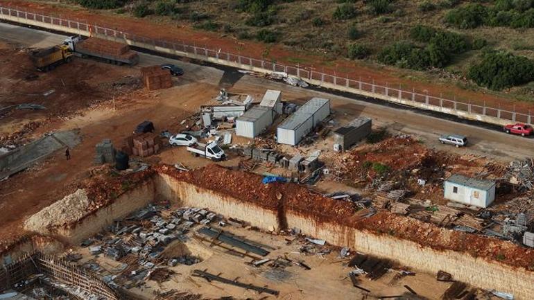 Antalyada hortum faciası 4 kişinin öldüğü şantiye havadan görüntülendi Seyir terasını yerle bir etti