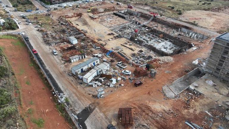 Antalyada hortum faciası 4 kişinin öldüğü şantiye havadan görüntülendi Seyir terasını yerle bir etti