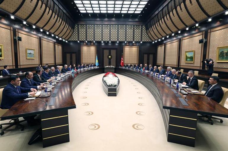 Erdoğan ve Tokayev heyetler arası görüşmeye başkanlık etti