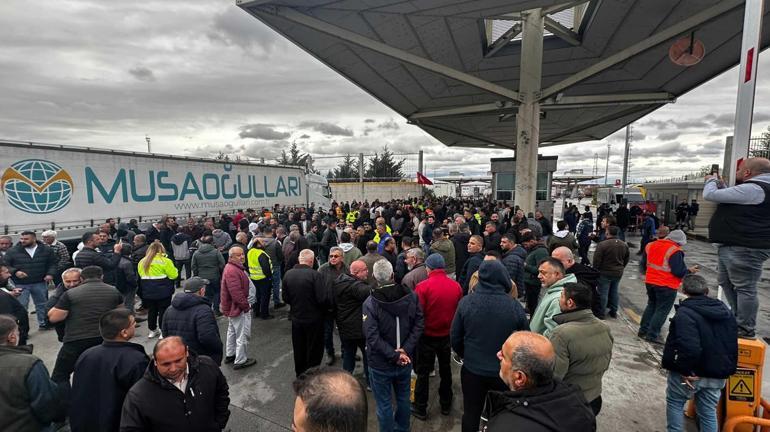 Tır şoförleri sınır kapılarında kontak kapattı
