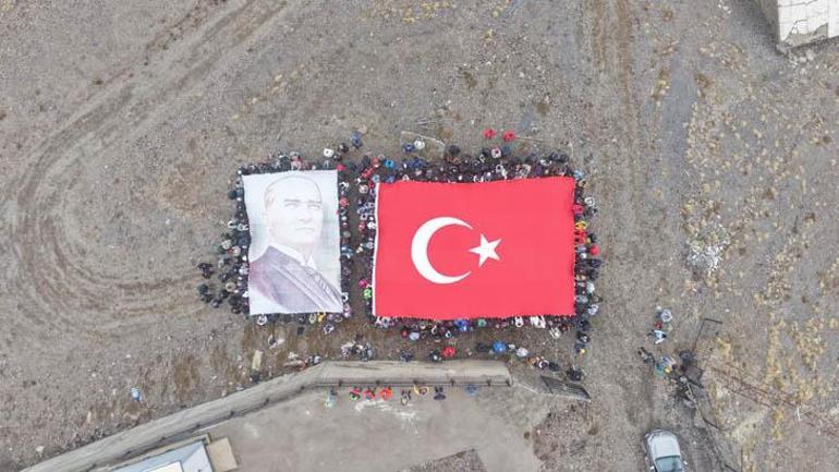 277 kişi 3 bin 200 metrede Zirvede büyük gurur