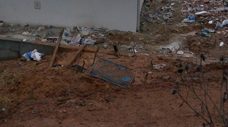 Sultanbeylide korkutan görüntüler Anne ve oğlu çamura saplandı... İşte ekipleri seferber eden olay