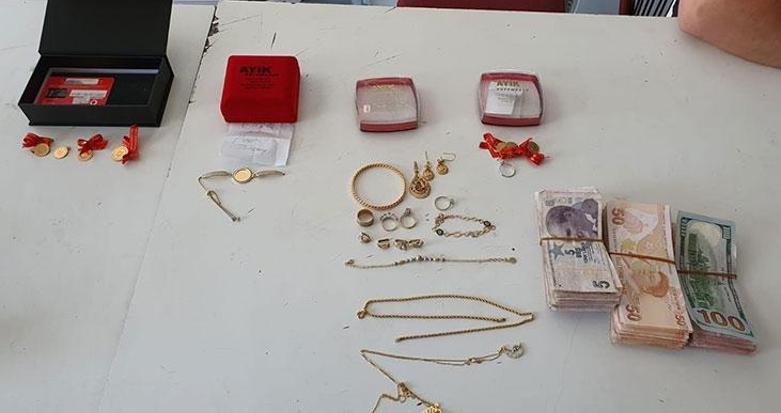 Çıplak görüntüleri kaydederek fuhuşa zorladılar
