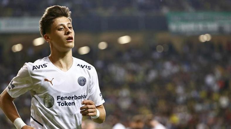 Emre Belözoğlundan bomba hamle Mesut Özilin ardından bir yıldız daha