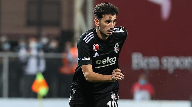 Canlı yayında Emre Moru açıkladı Beşiktaşın anlaşmaya yakın olduğu forveti duyurdu