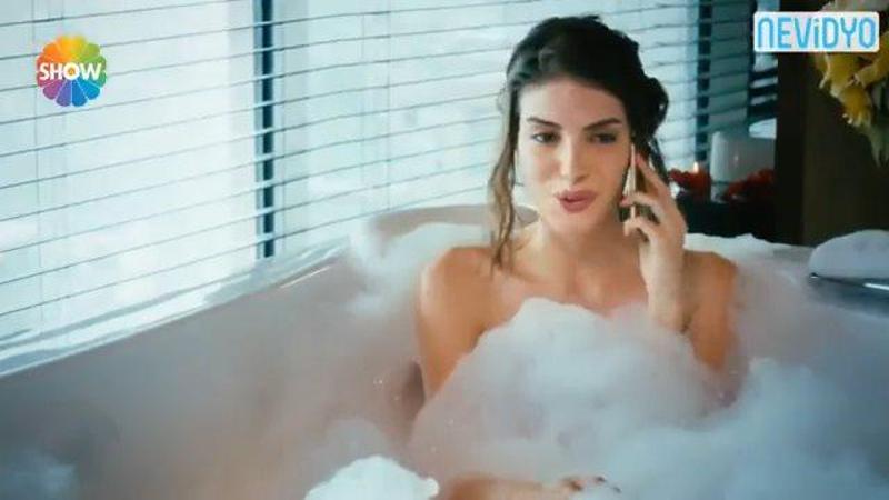 Sekin orqada turing Rus porno yulduzi Francesca