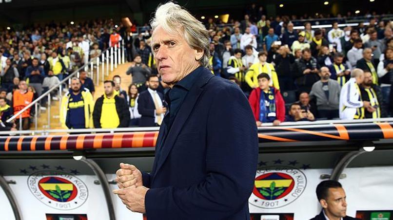 Fenerbahçe-AEK Larnaca maçında Rumları çıldırtan görüntü: Türklerin yeni meydan okuması