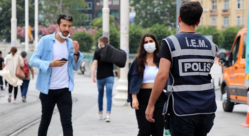 İstanbulda maske denetimi Takmamakta ısrar edince ceza yedi