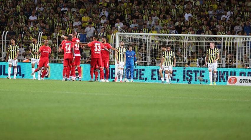 Fenerbahçe - Ümraniyespor maçını spor yazarları değerlendirdi: Bu nasıl başlangıç Skandalın bahanesi bile yok...