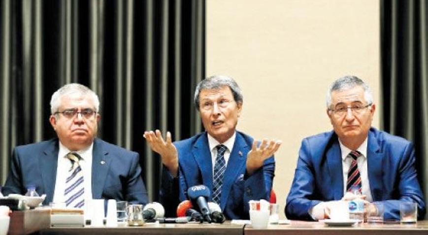 Üç kurucu istifa etti