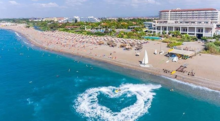 Starlight Resort Hotel, Akdeniz’e 4 mevsimi Pascal Nouma’yla getiriyor