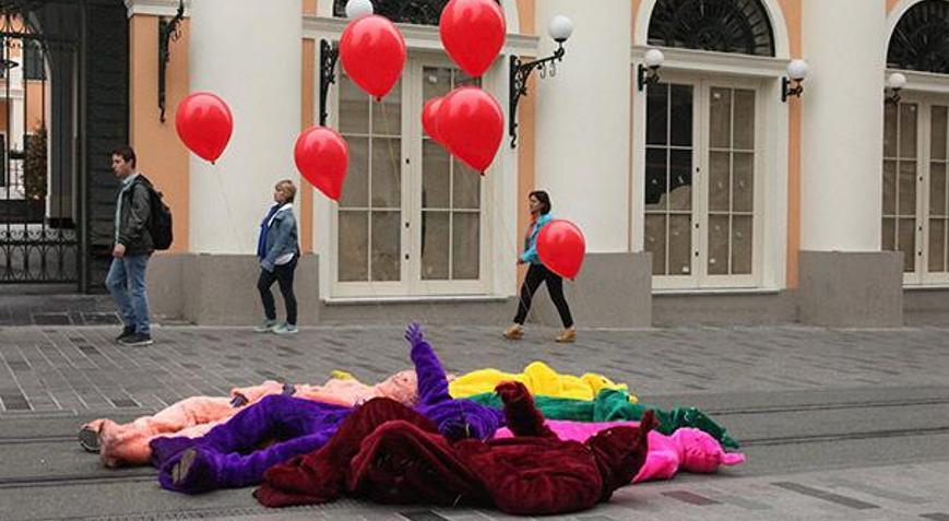 İstiklal Caddesini kediler bastı