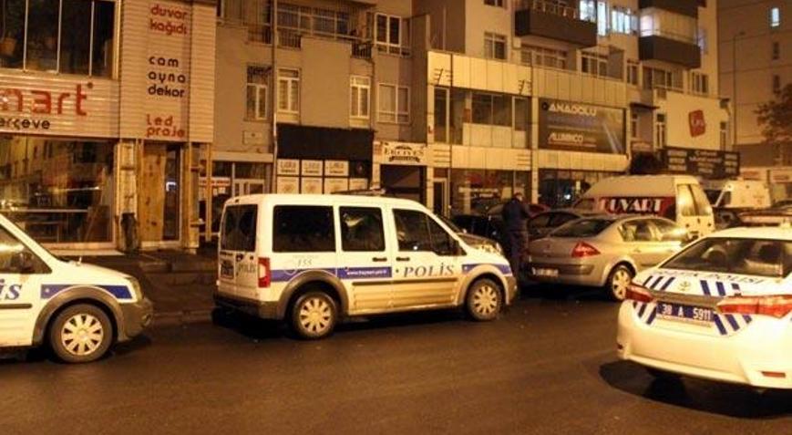 Dehşet Tartıştığı babasını boğazını keserek öldürdü Dehşet Tartıştığı babasını boğazını keserek öldürdü