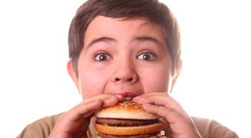 Çocukluk çağındaki obezite, yetişkinlikte de devam ediyor