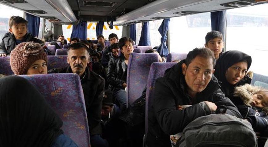 Afganlar akın akın Türkiyeye geliyor İran sınırında 1.5 milyon kişi…