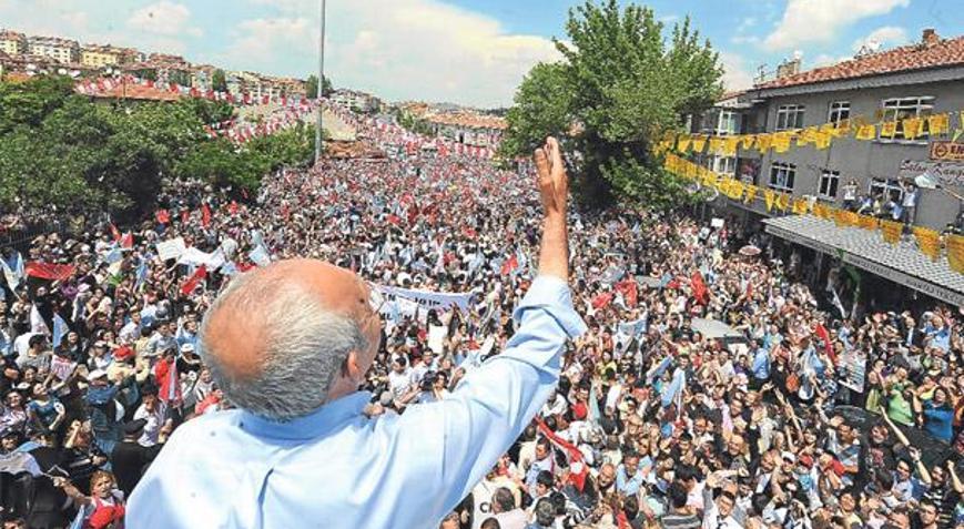 Seçim gezisi mitinge dönüştü