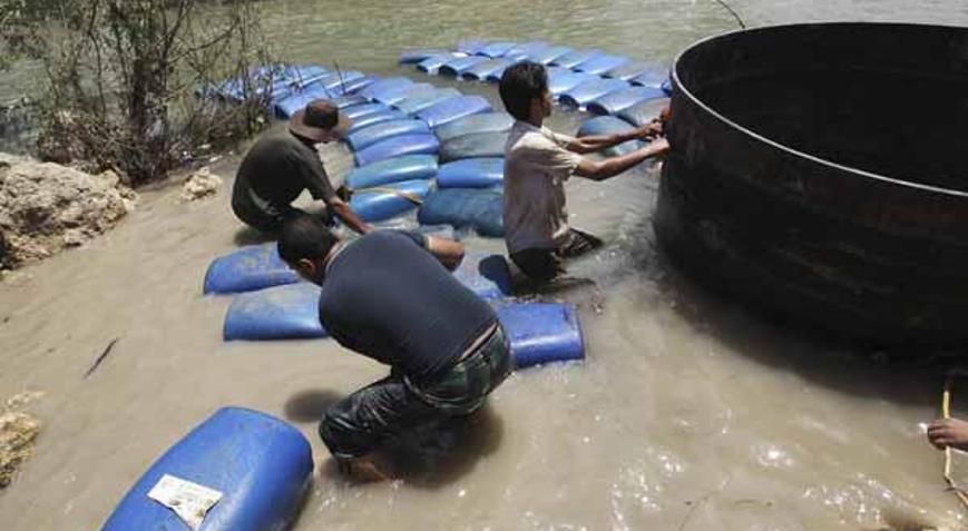 Suriye’den Türkiye’ye mazot