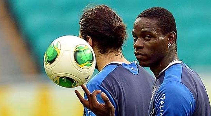 Balotelli yine yaptı yapacağını