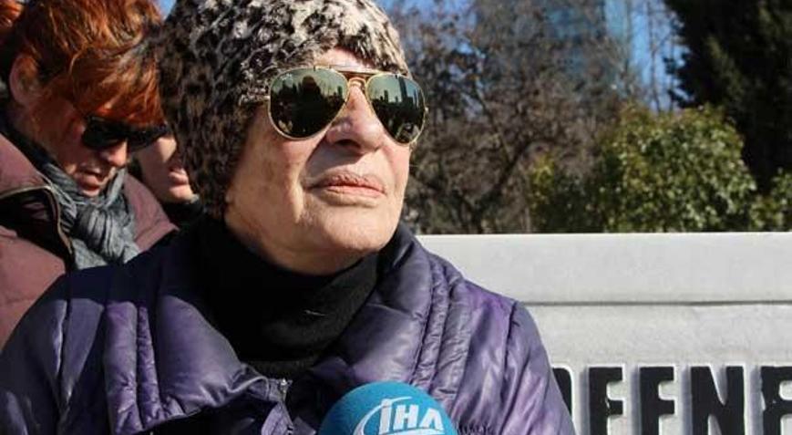 Defne Joy Foster’ın annesinden kızının ölümü ile ilgili açıklama