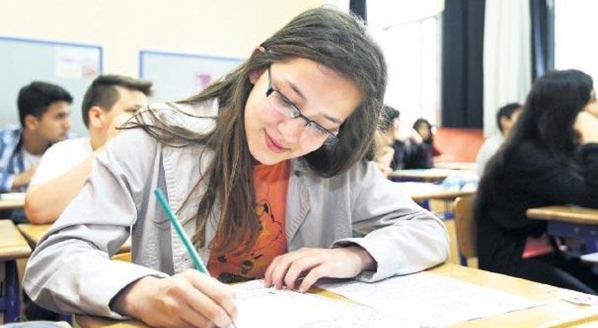 Liseye girişte sınav tartışması: ‘Zor sınav kurslara ilgiyi artıracak’
