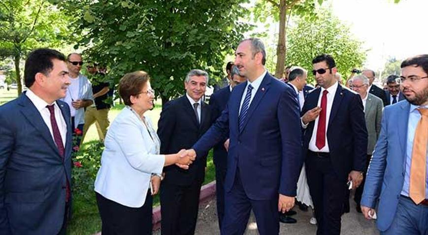 Adalet Bakanı Gül, Gaziantep Başsavcılığını ziyaret etti