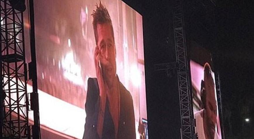 Brad Pittten konser sürprizi