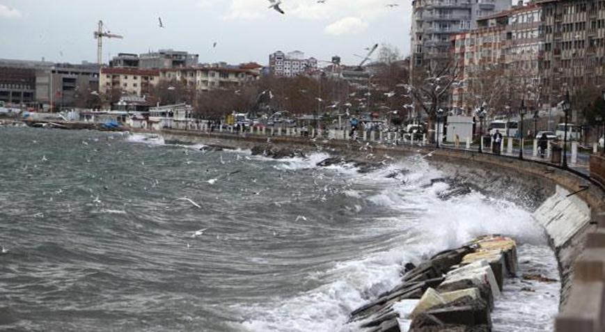 Marmara Denizinde ulaşıma lodos engeli
