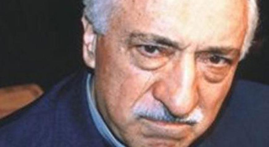 Tarihe geçen skandal Güleni Mehdi ilan etti